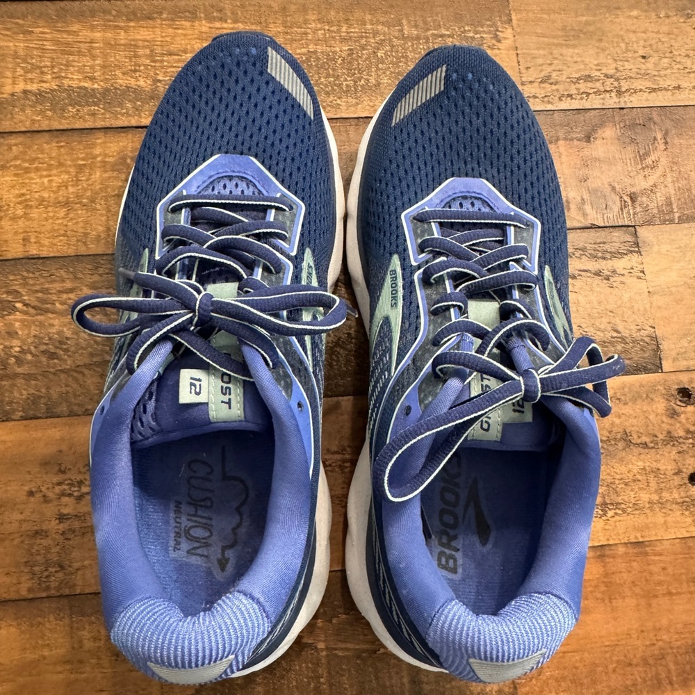 Brooks Ghost 12 Running Shoe (Women's) size 8.5